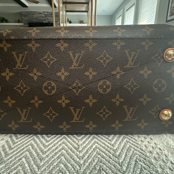 AUTHENTIC Louis Vuitton Monogram Olympe Aurore, Receipt Available - Picture 3 of 14